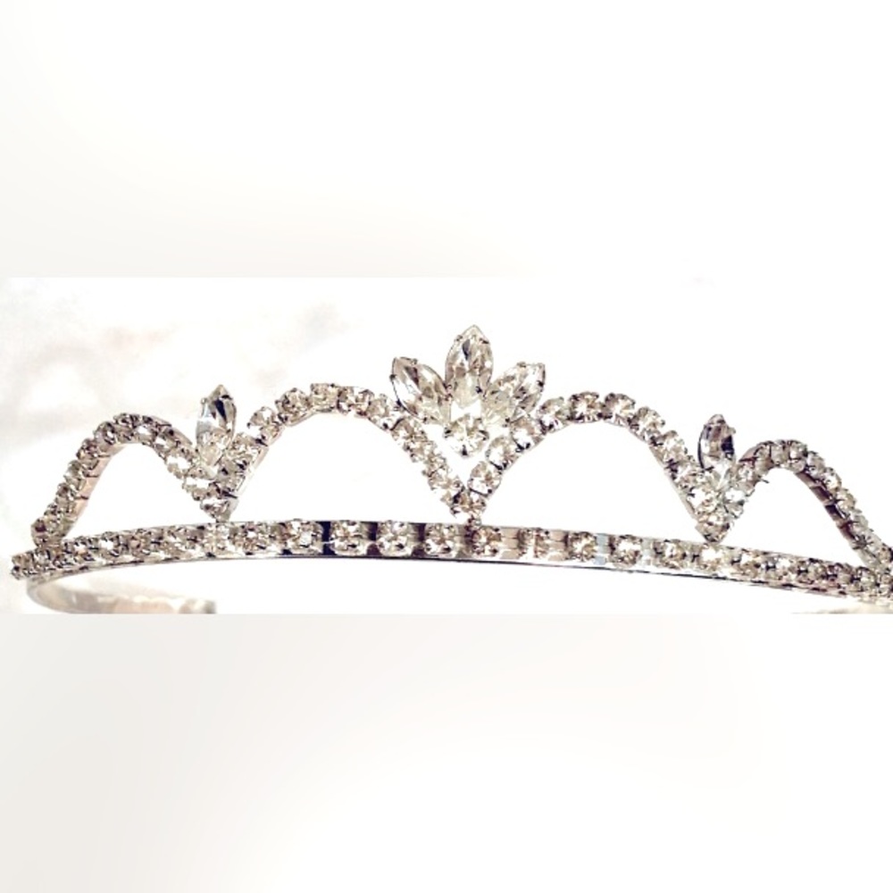 CLAIRE’S tiara Silver Rhinestone Princess Tiara 1inch height GUC - Picture 2 of 2